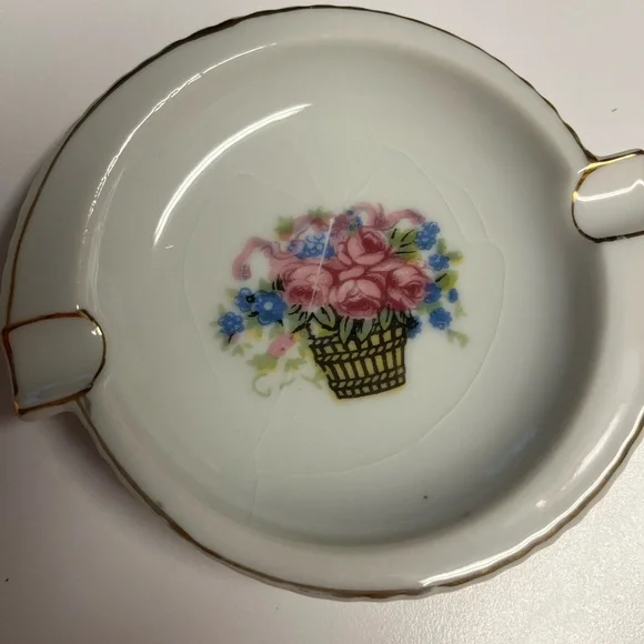 Made In Occupied Japan Set Porcelain Gold Lined Ashtrays - Picture 4 of 5